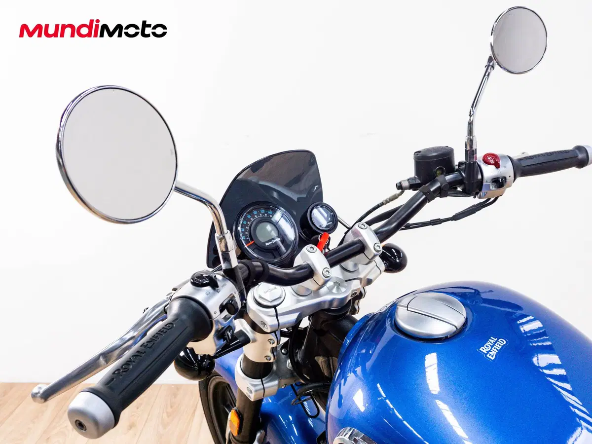 Royal Enfield Super Meteor 650 (2023 - 26) (11)
