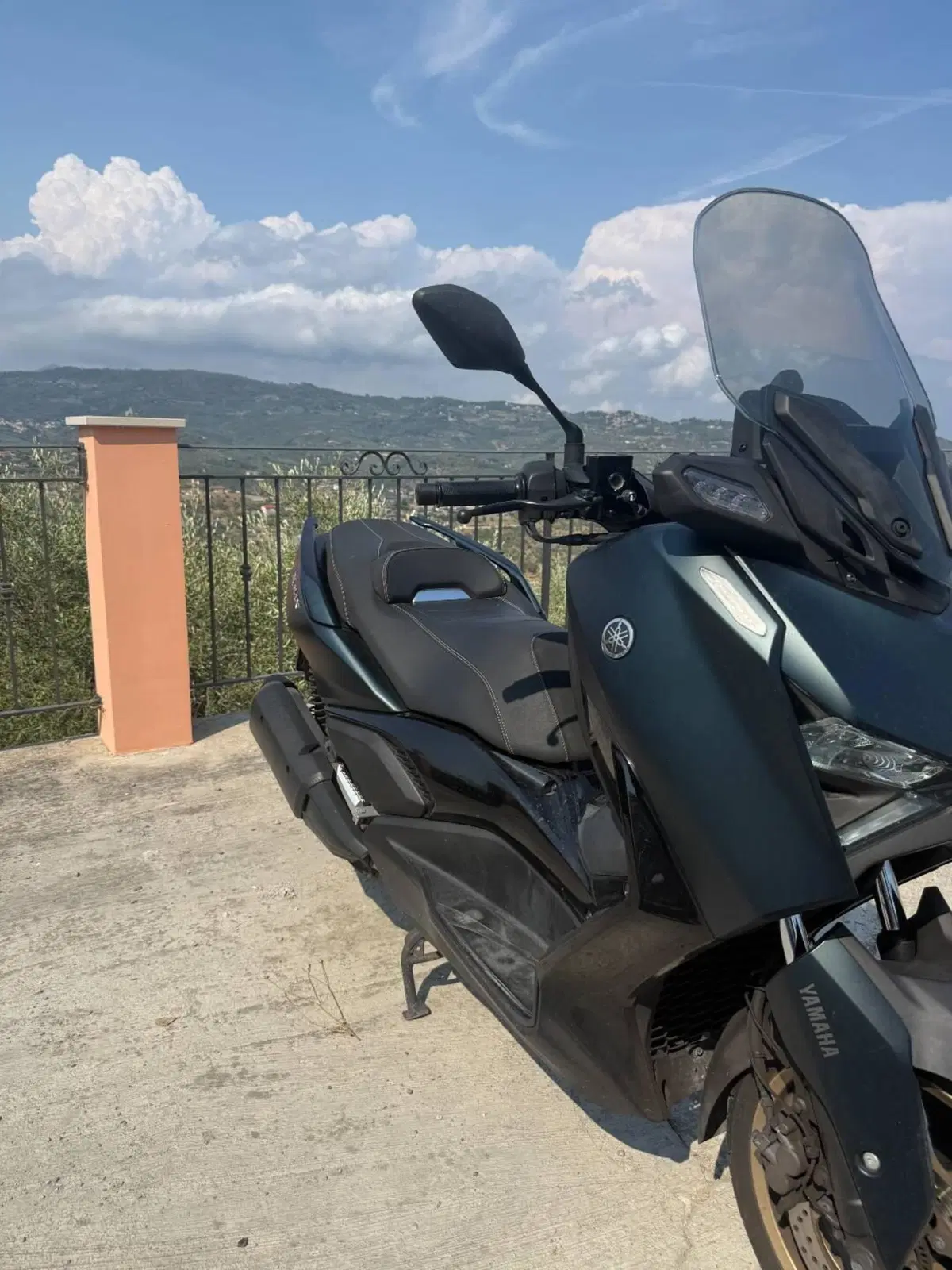 Yamaha X-Max 300 Tech Max (2021 - 24) (2)
