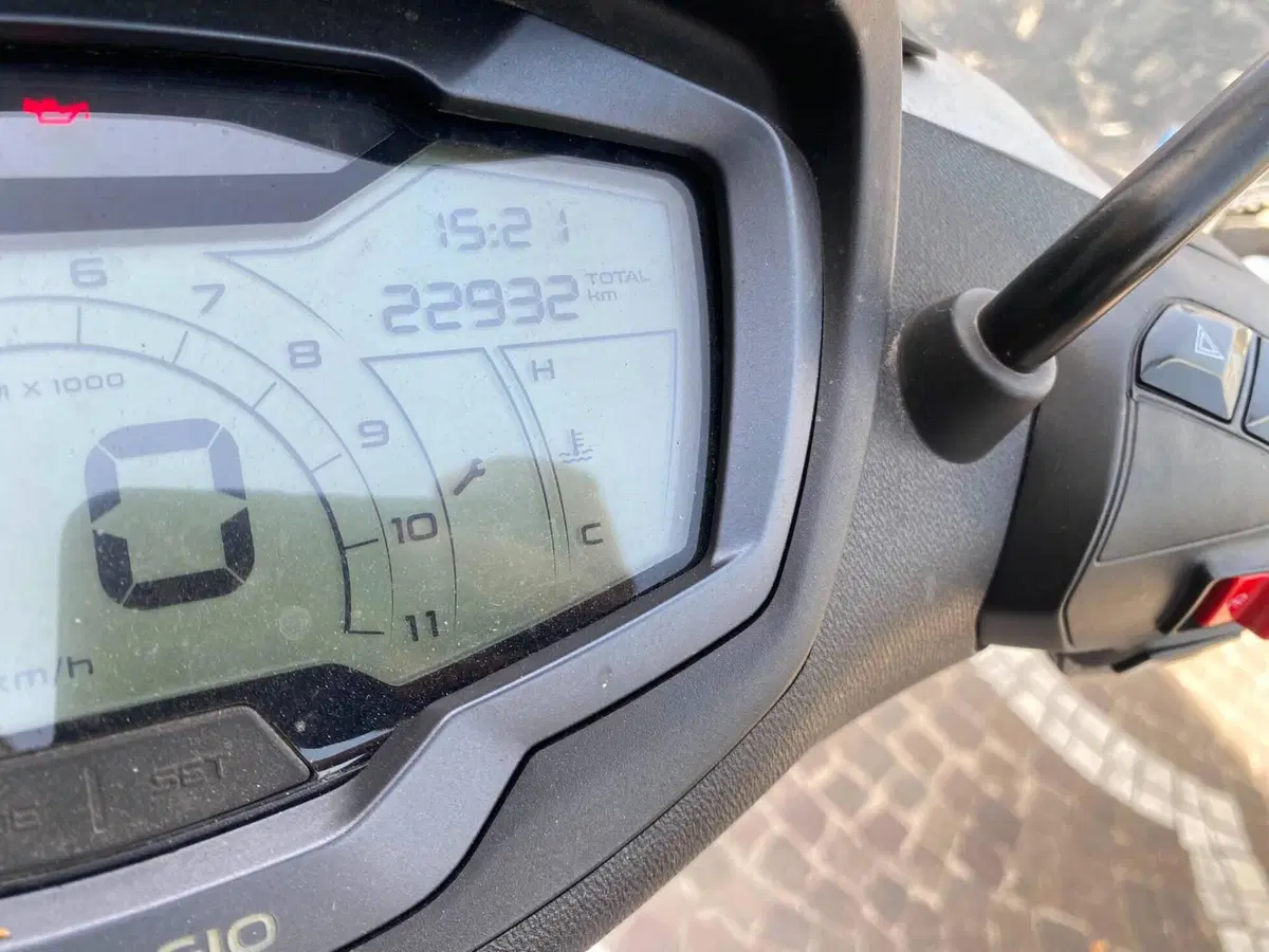 Piaggio Beverly 400 S (2025 - 26) (3)