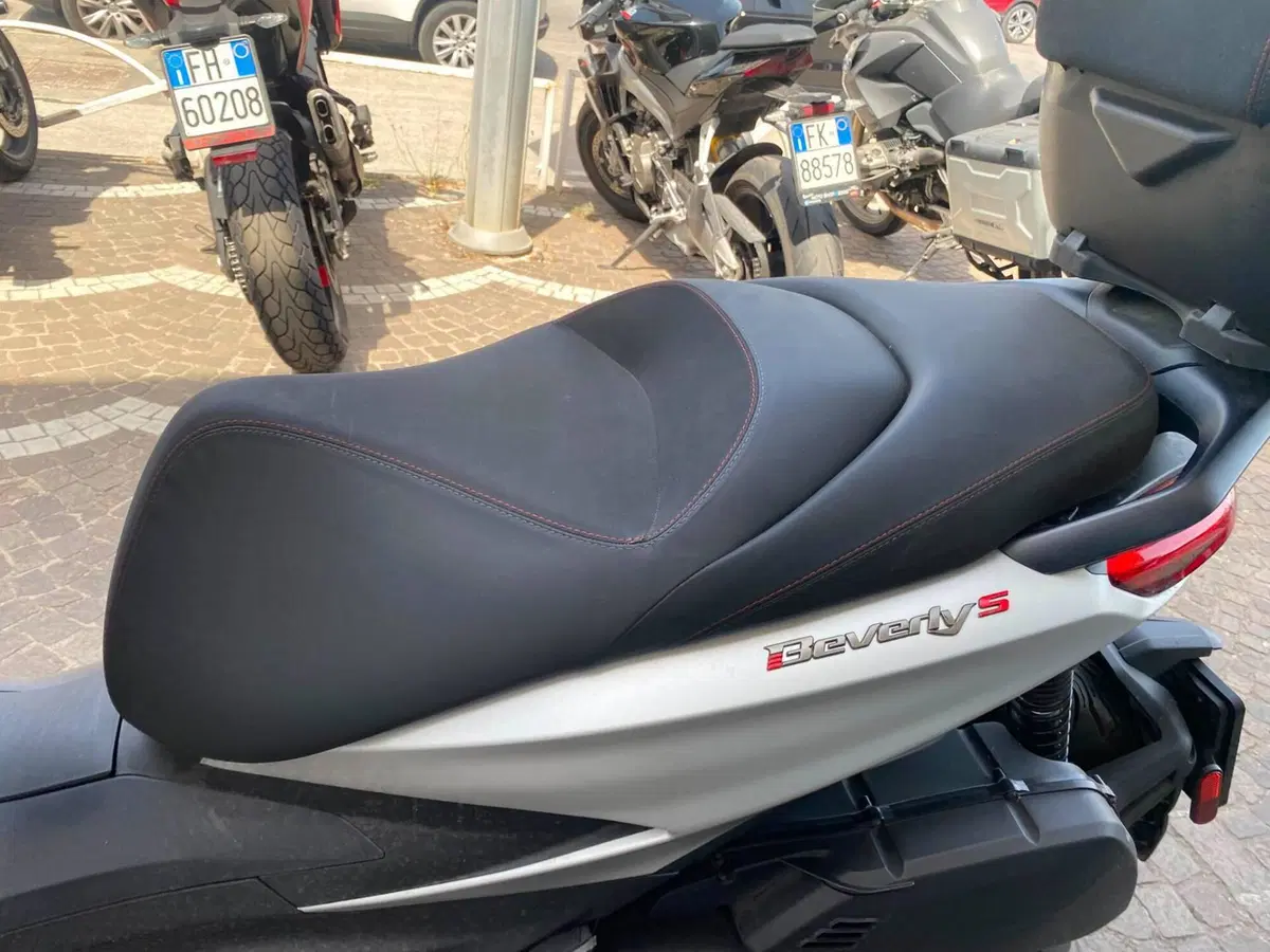Piaggio Beverly 400 S (2025 - 26) (6)