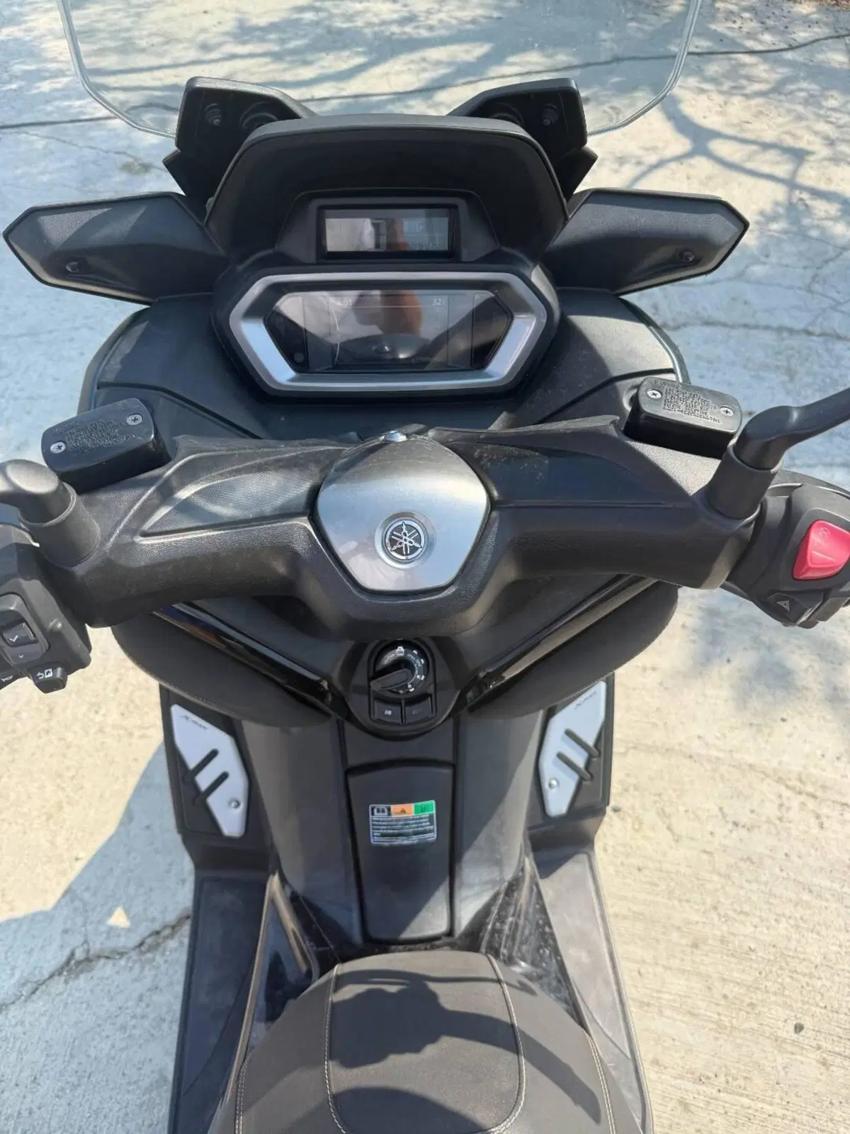Yamaha X-Max 300 Tech Max (2021 - 24) (7)