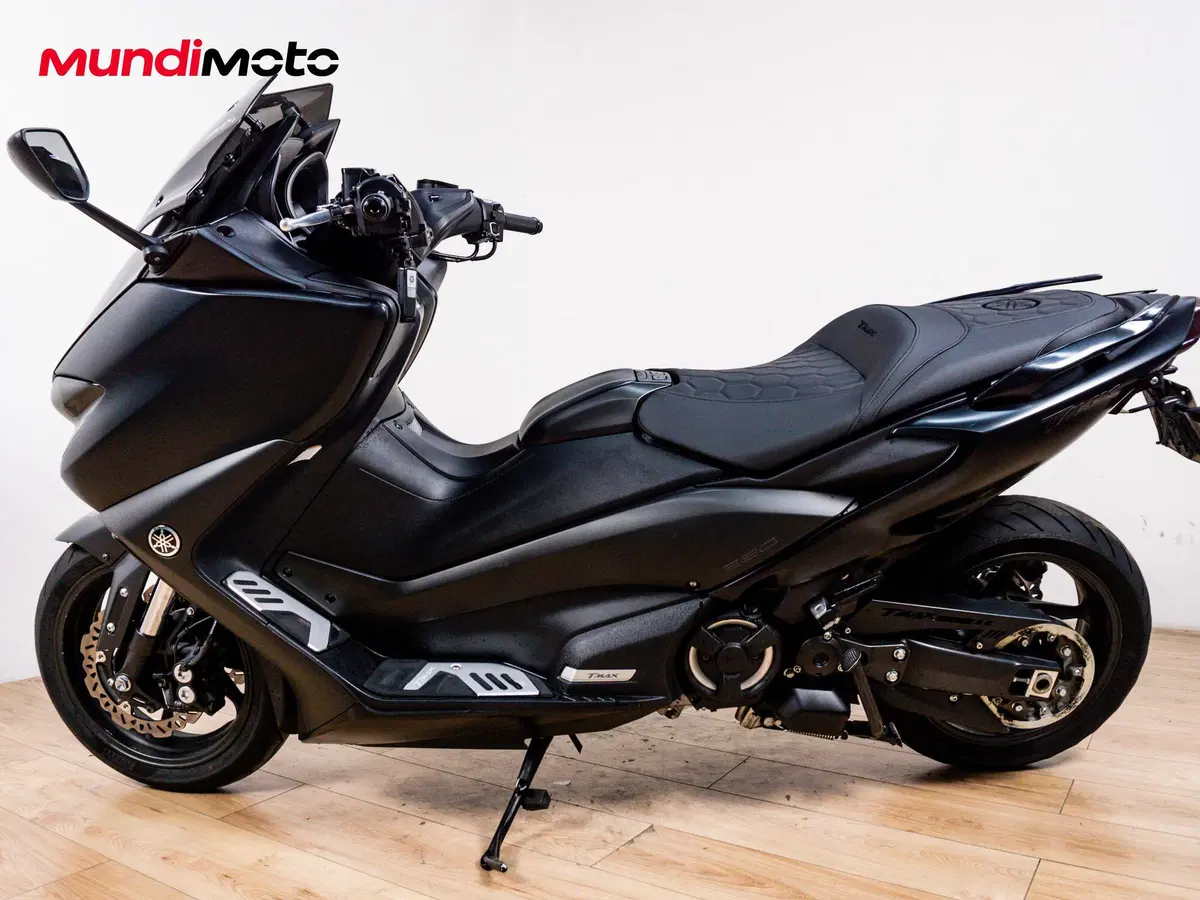 Yamaha T-Max 560 Tech Max (2020) (6)