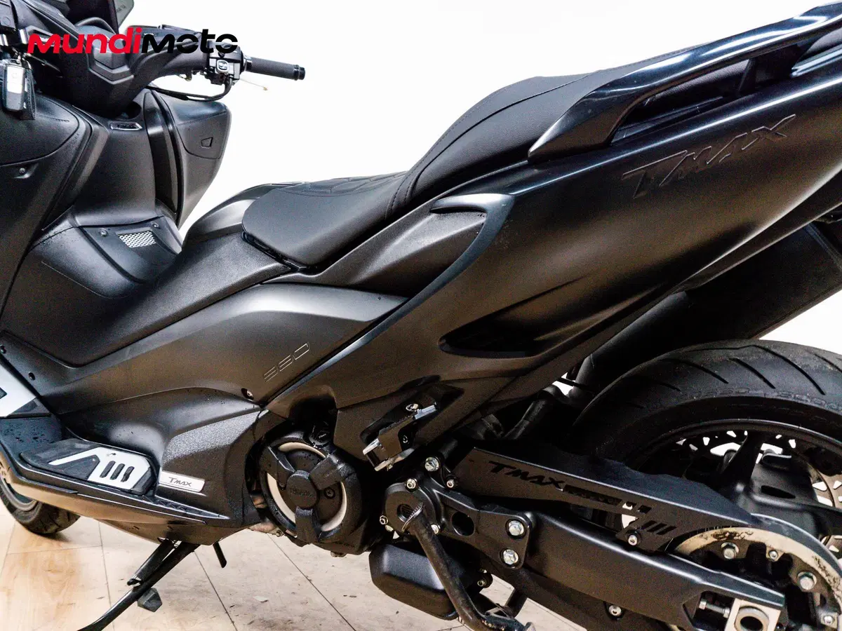 Yamaha T-Max 560 Tech Max (2020) (10)