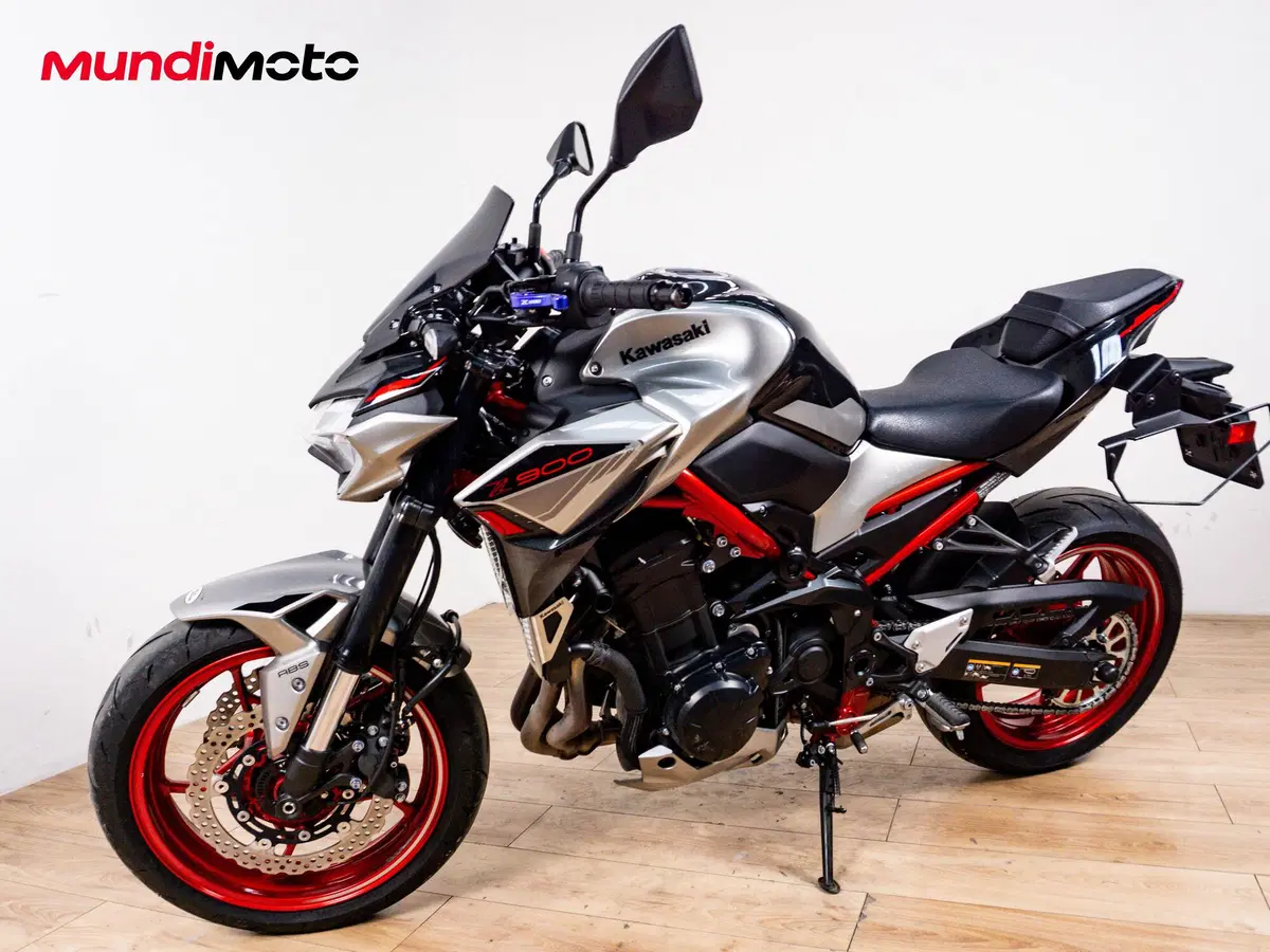 Kawasaki Z 900 (2025 - 26) (8)