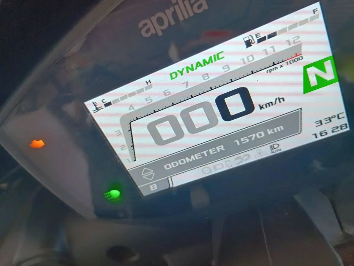 Aprilia Tuono 660 (2021 - 25) (11)