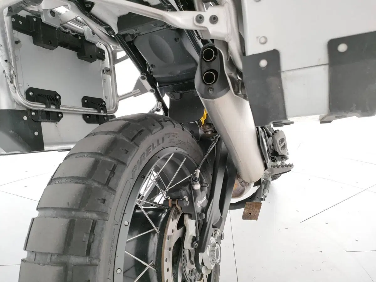 Ducati DesertX (2022 - 25) (10)