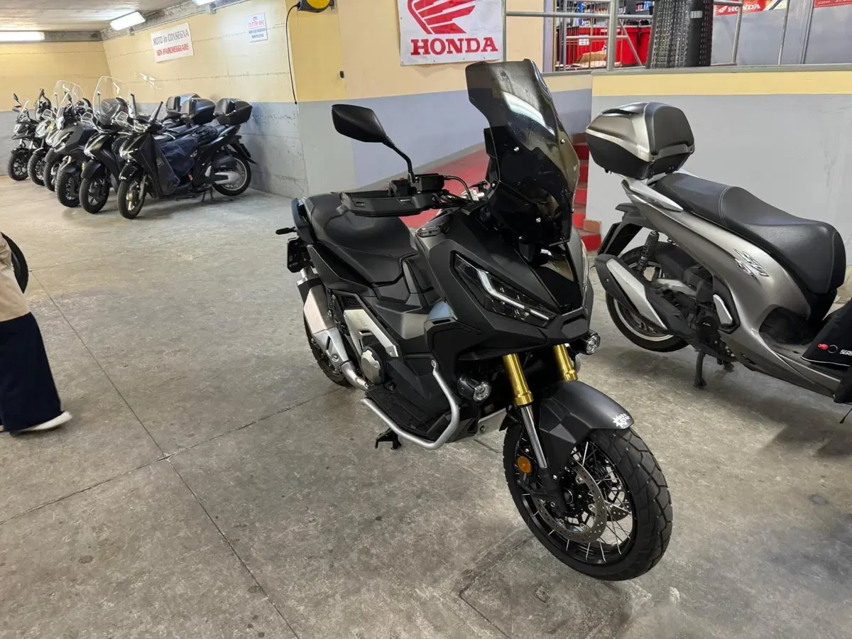 Honda X-ADV 750 DCT Adventure (2021 - 24) (3)