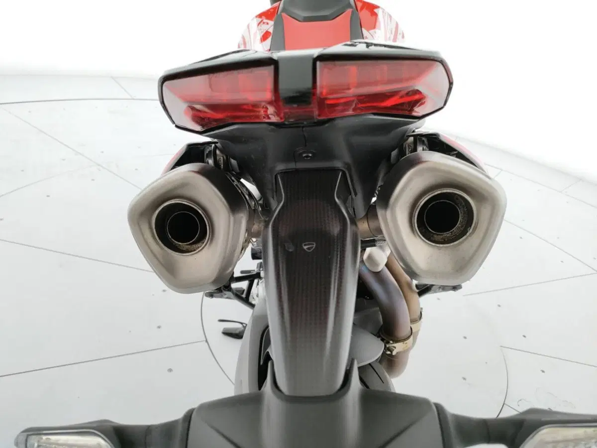 Ducati Hypermotard 950 RVE (2022 - 25) (12)