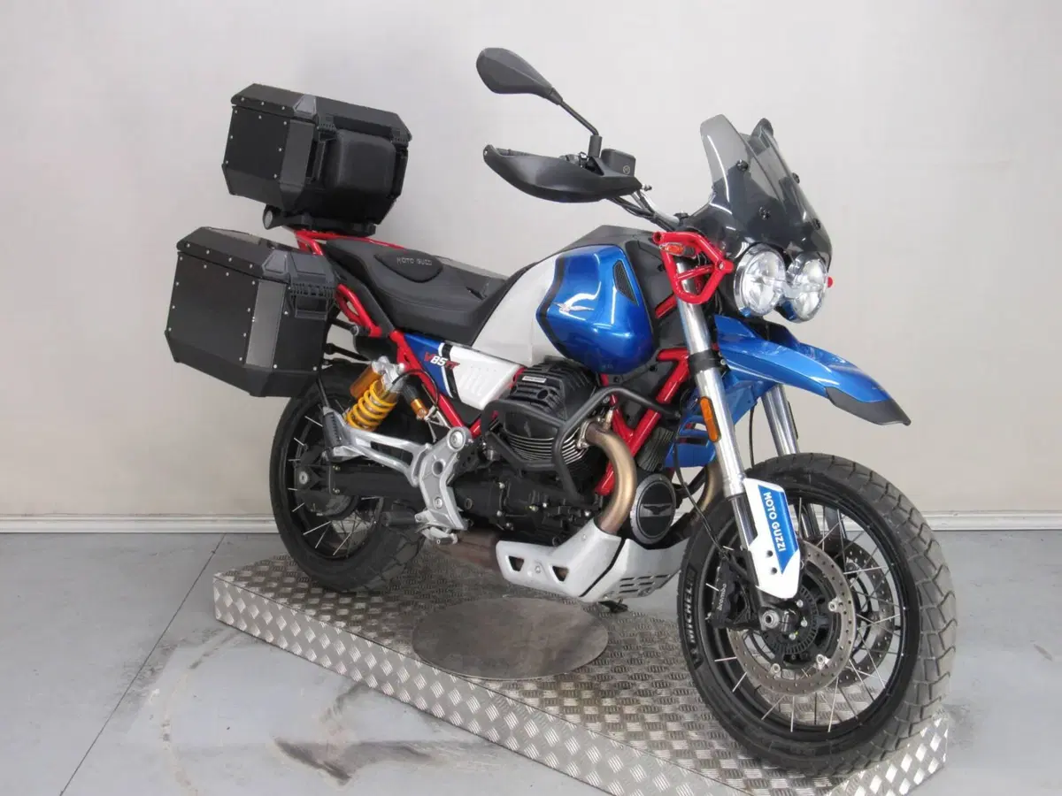 Moto Guzzi V85 TT Travel (2024 - 26) (3)