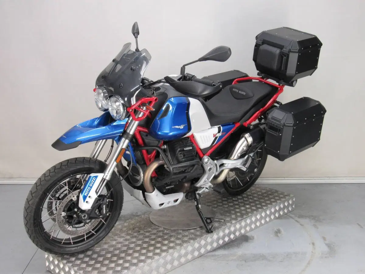 Moto Guzzi V85 TT Travel (2024 - 26) (4)