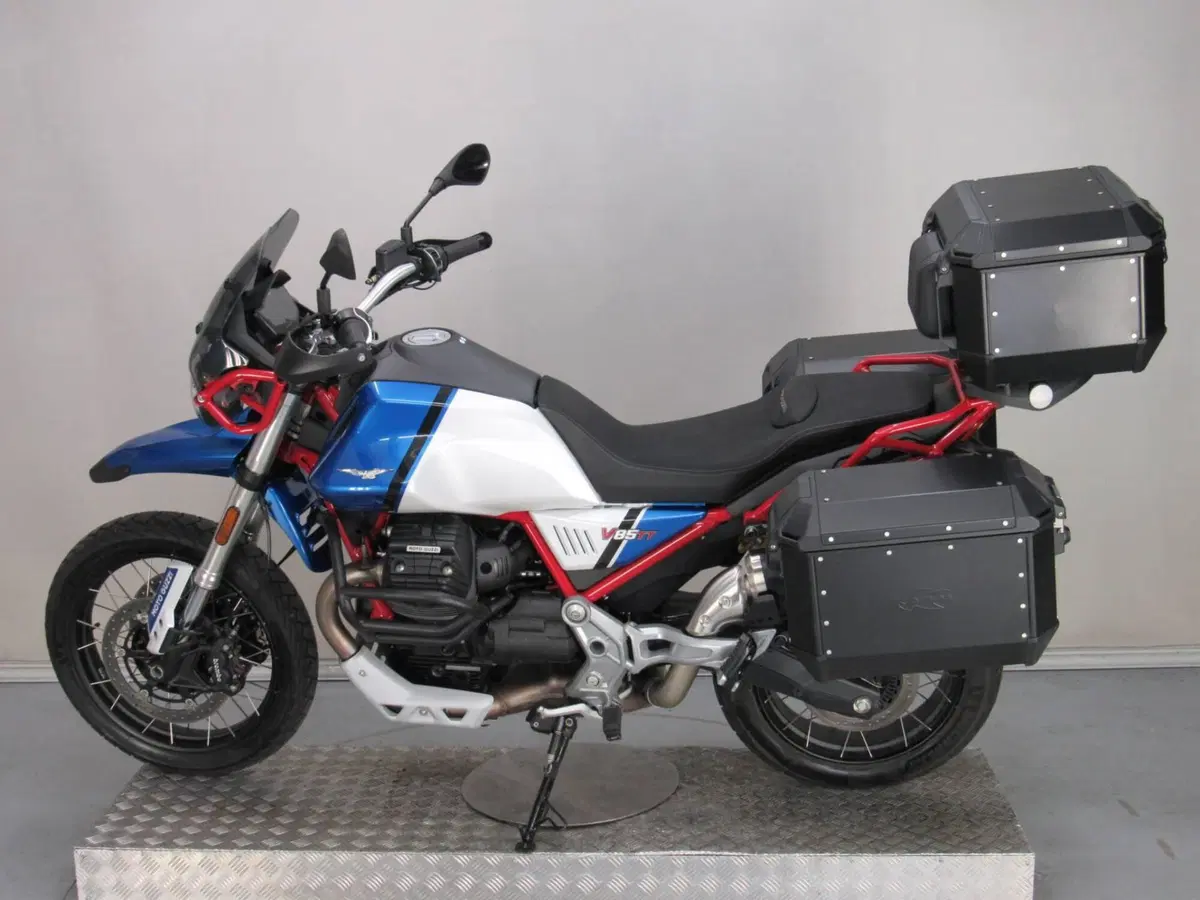Moto Guzzi V85 TT Travel (2024 - 26) (5)