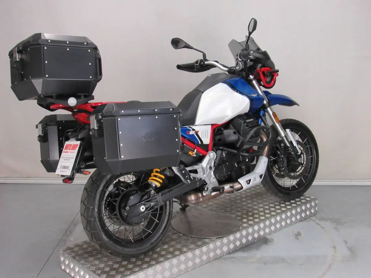 Moto Guzzi V85 TT Travel (2024 - 26) (7)