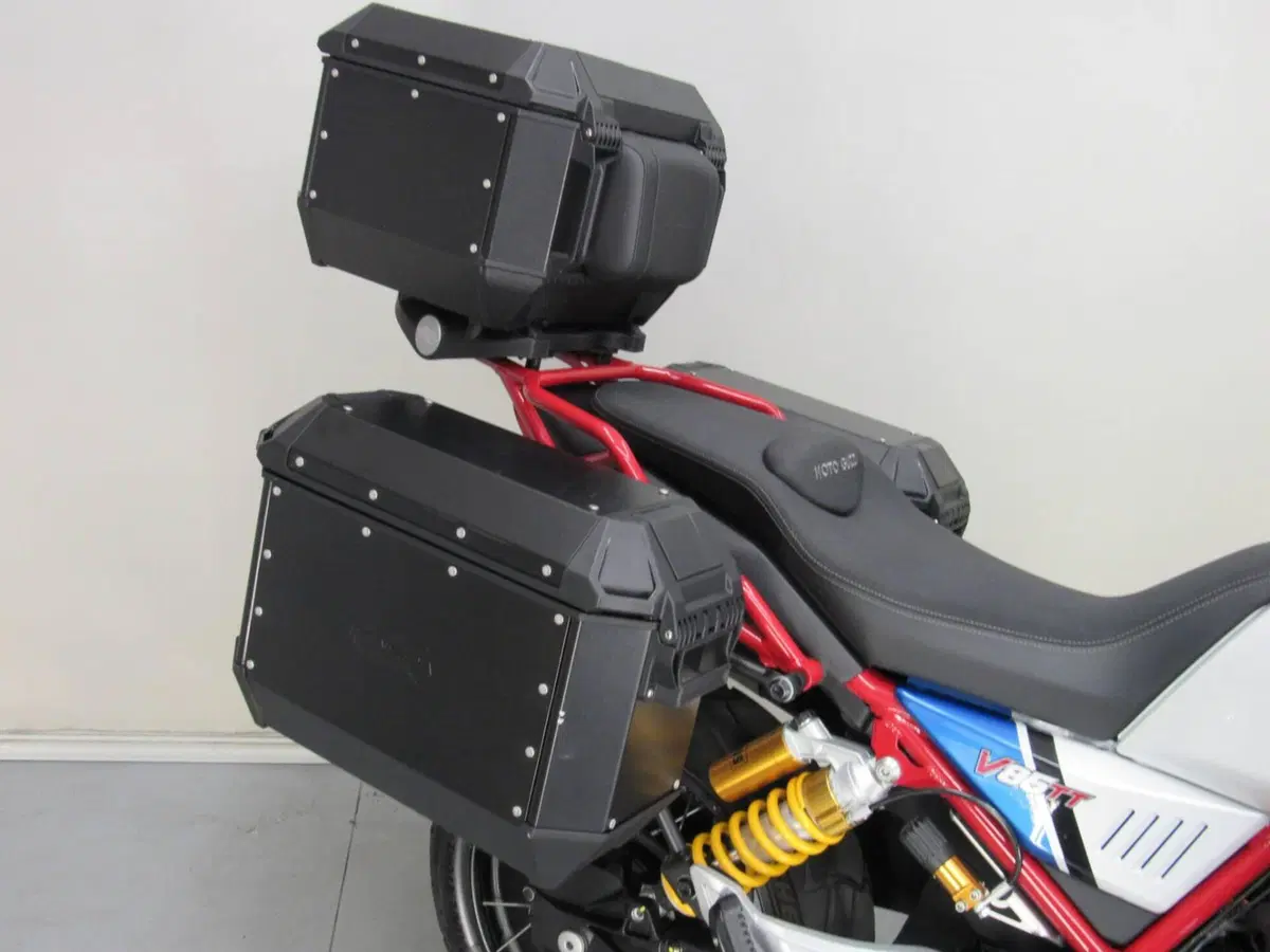 Moto Guzzi V85 TT Travel (2024 - 26) (11)