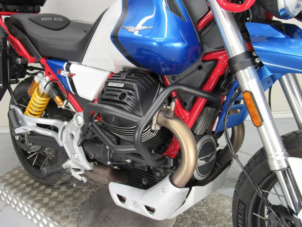 Moto Guzzi V85 TT Travel (2024 - 26) (13)