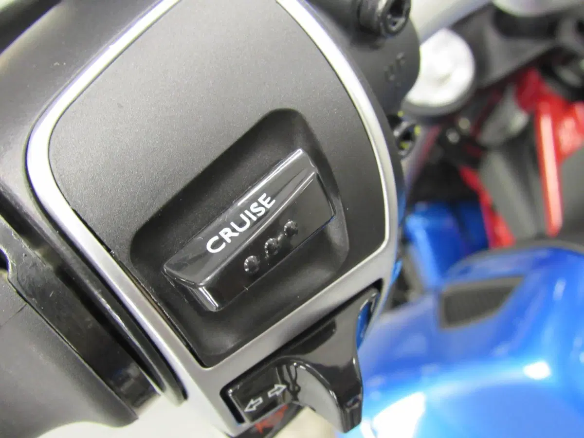 Moto Guzzi V85 TT Travel (2024 - 26) (15)