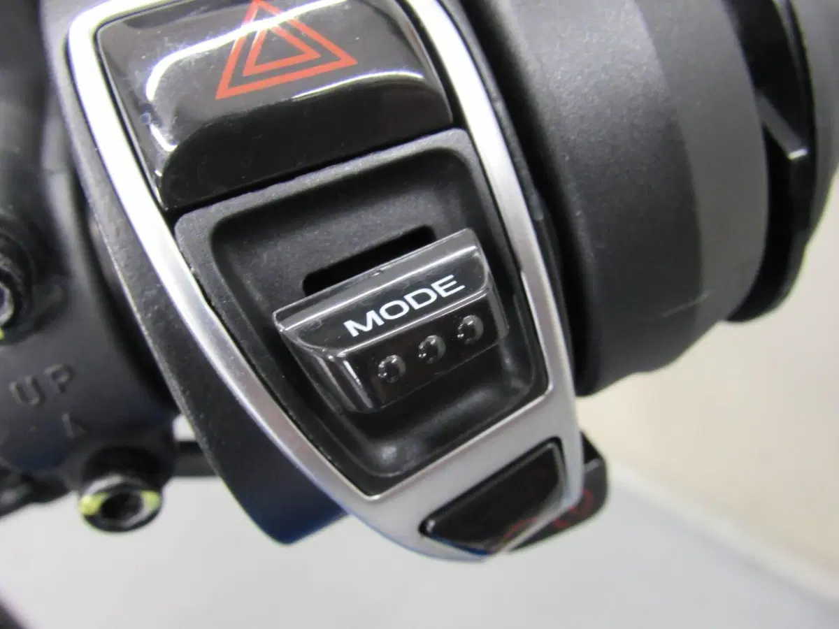 Moto Guzzi V85 TT Travel (2024 - 26) (16)