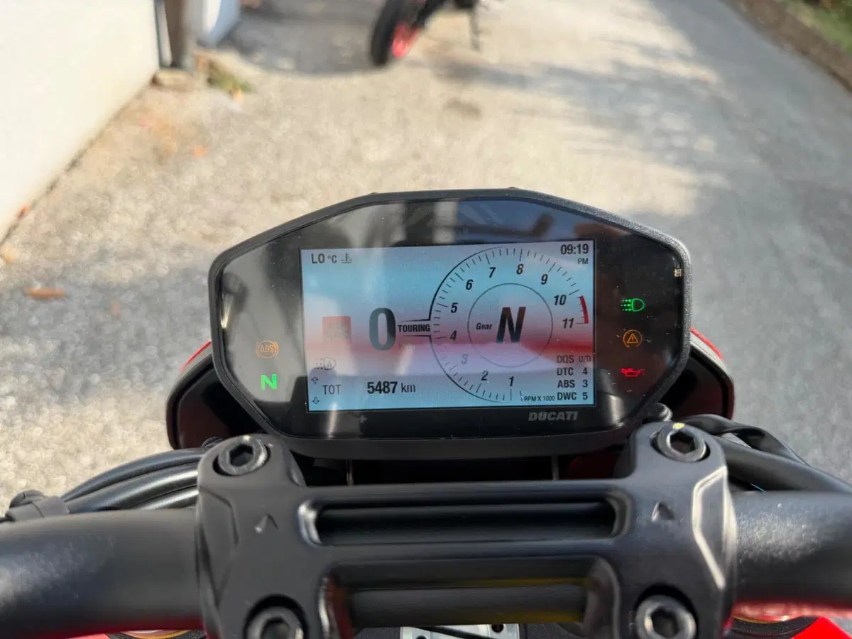 Ducati Hypermotard 950 SP (2022 - 25) (2)