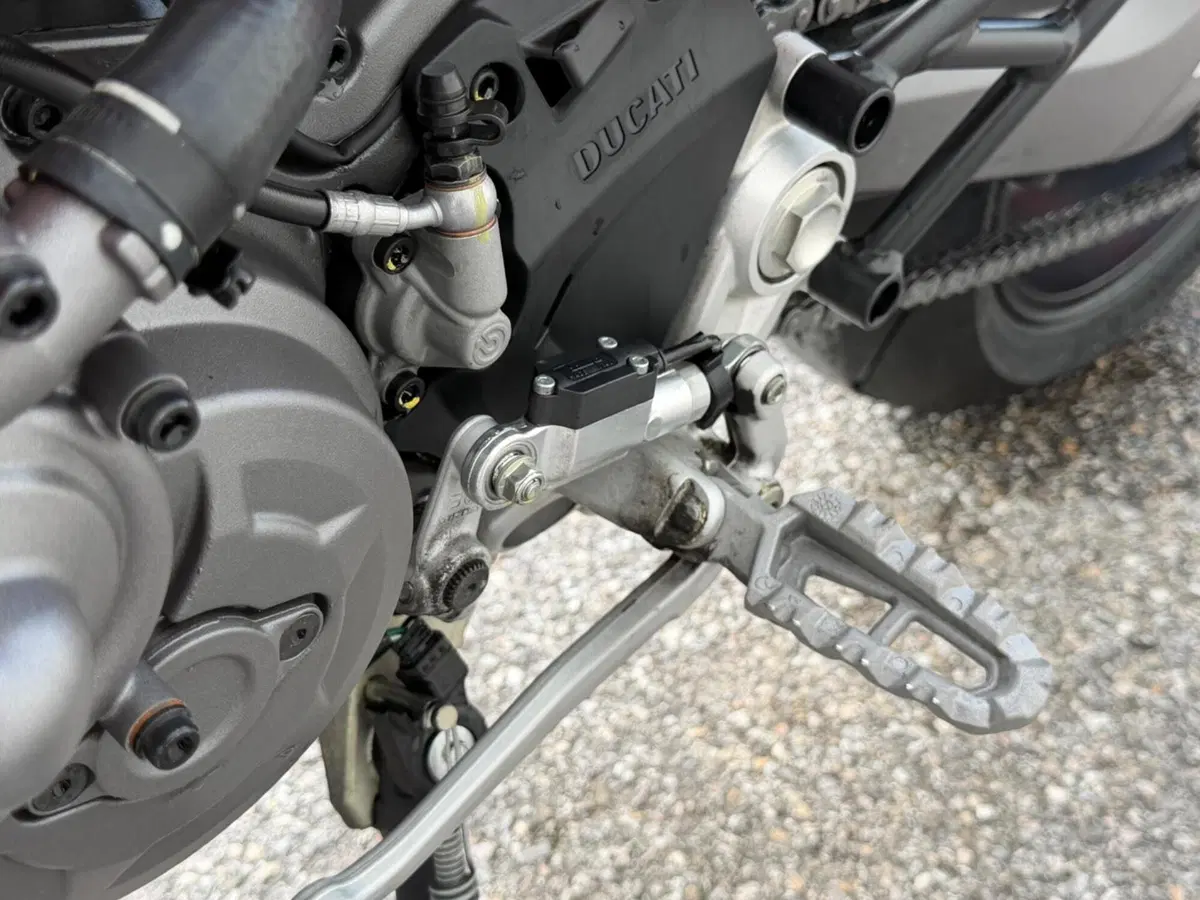 Ducati Hypermotard 950 SP (2022 - 25) (9)