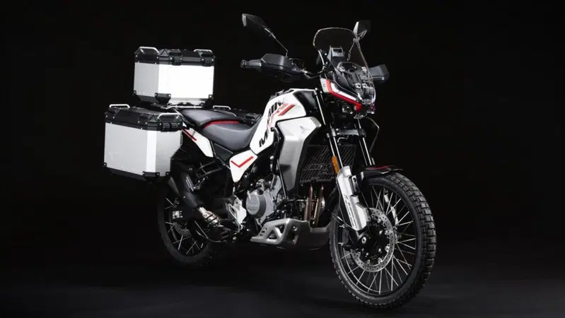 Moto Morini AlltrHike 450: arrivano i nuovi accessori originali [GALLERY]