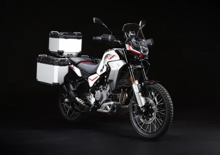 Moto Morini AlltrHike 450: arrivano i nuovi accessori originali [GALLERY]