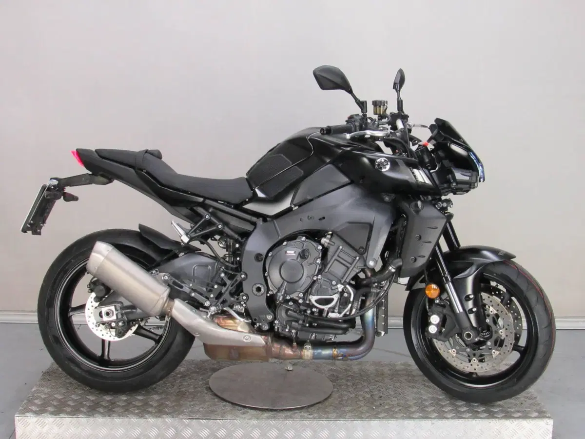 Yamaha MT-10 (2022 - 26) (2)