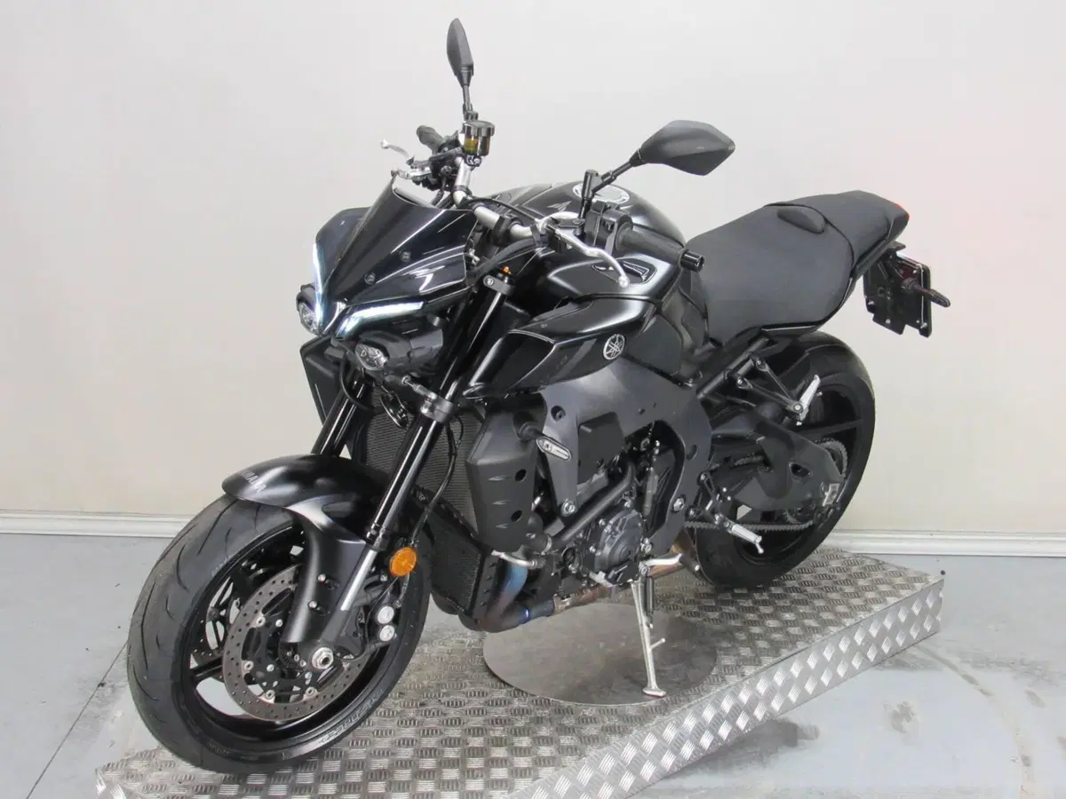 Yamaha MT-10 (2022 - 26) (4)