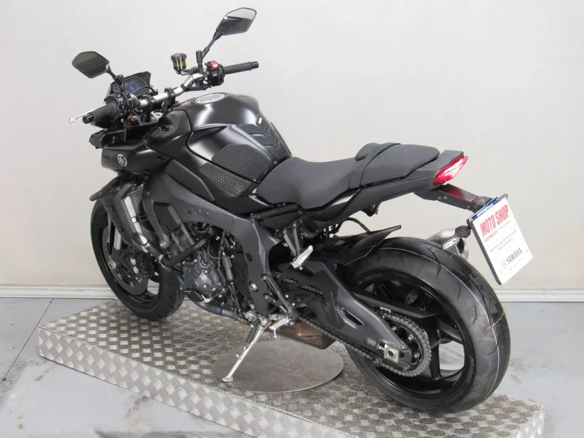 Yamaha MT-10 (2022 - 26) (6)