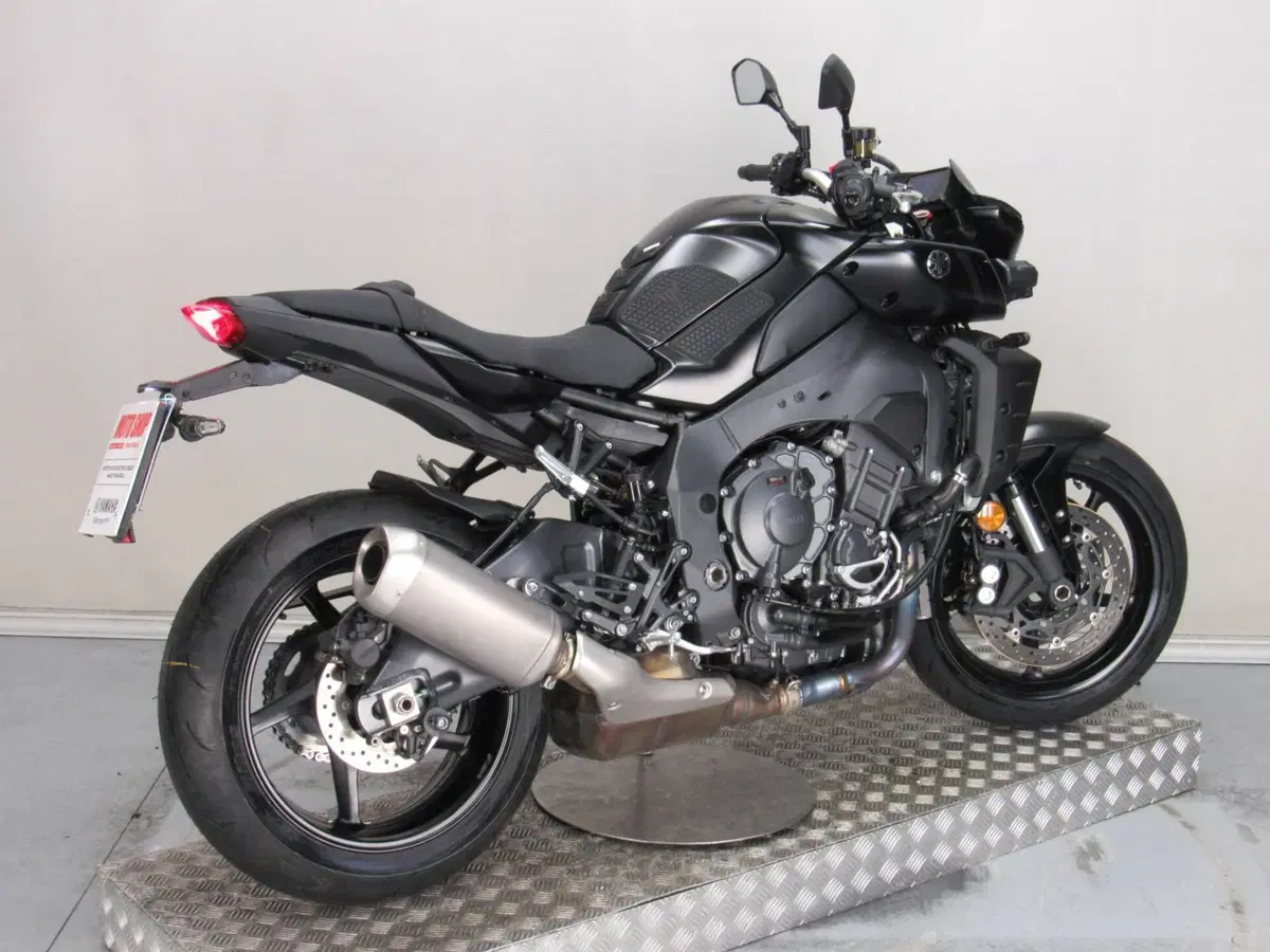 Yamaha MT-10 (2022 - 26) (7)
