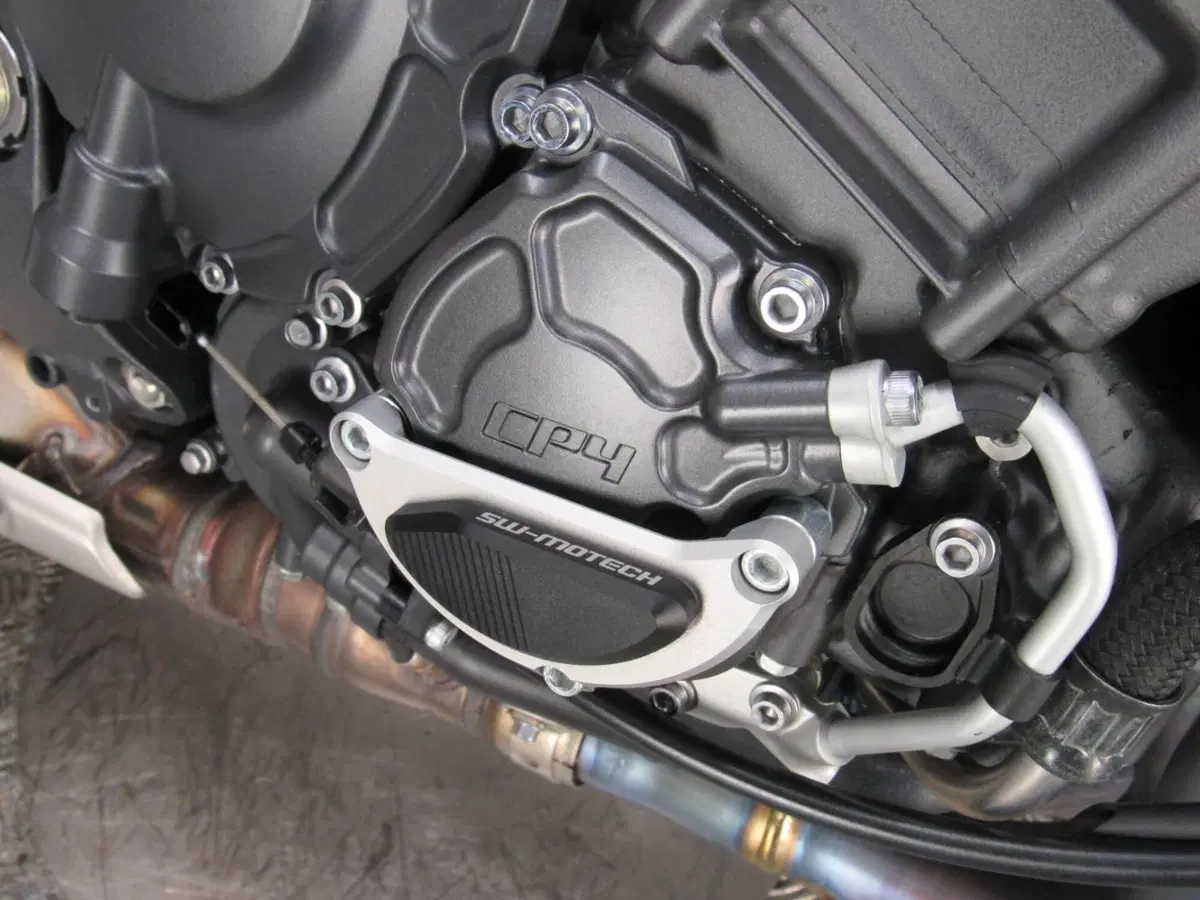Yamaha MT-10 (2022 - 26) (11)