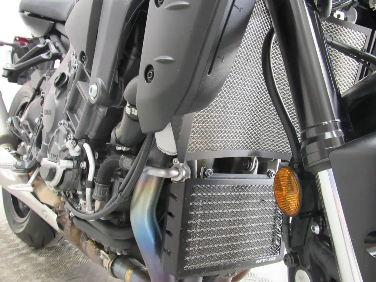 Yamaha MT-10 (2022 - 26) (15)