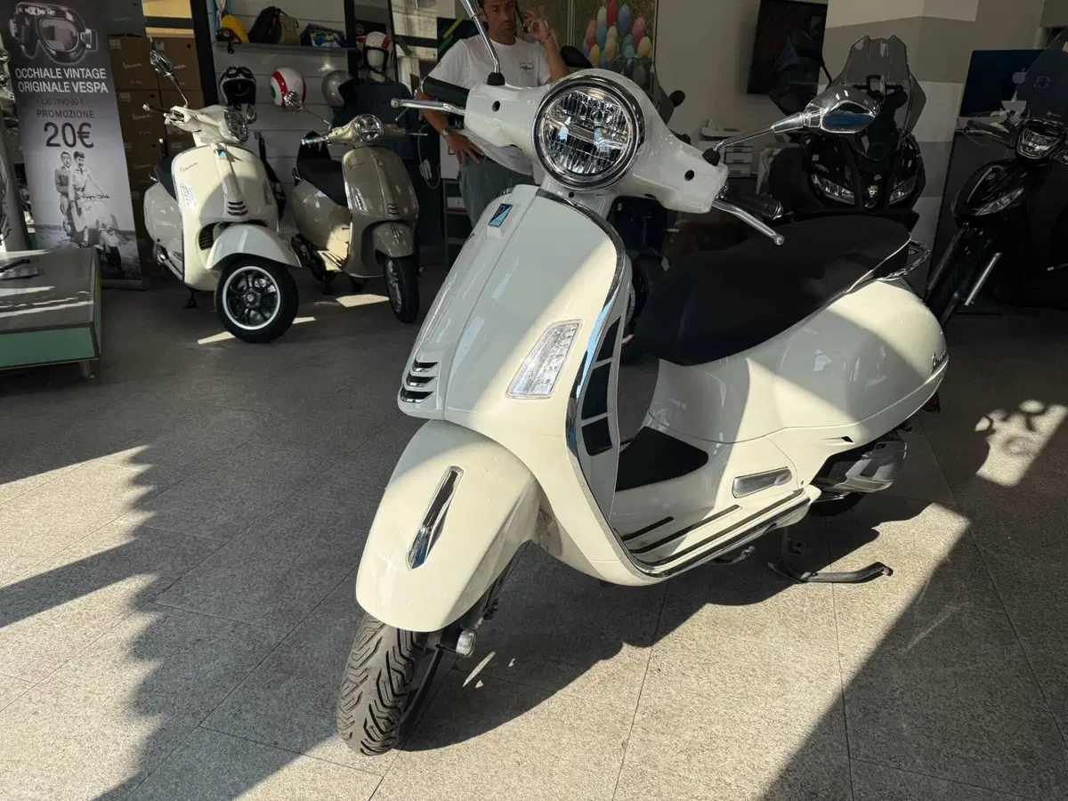 Vespa GTS 310 (2025 - 26) (2)