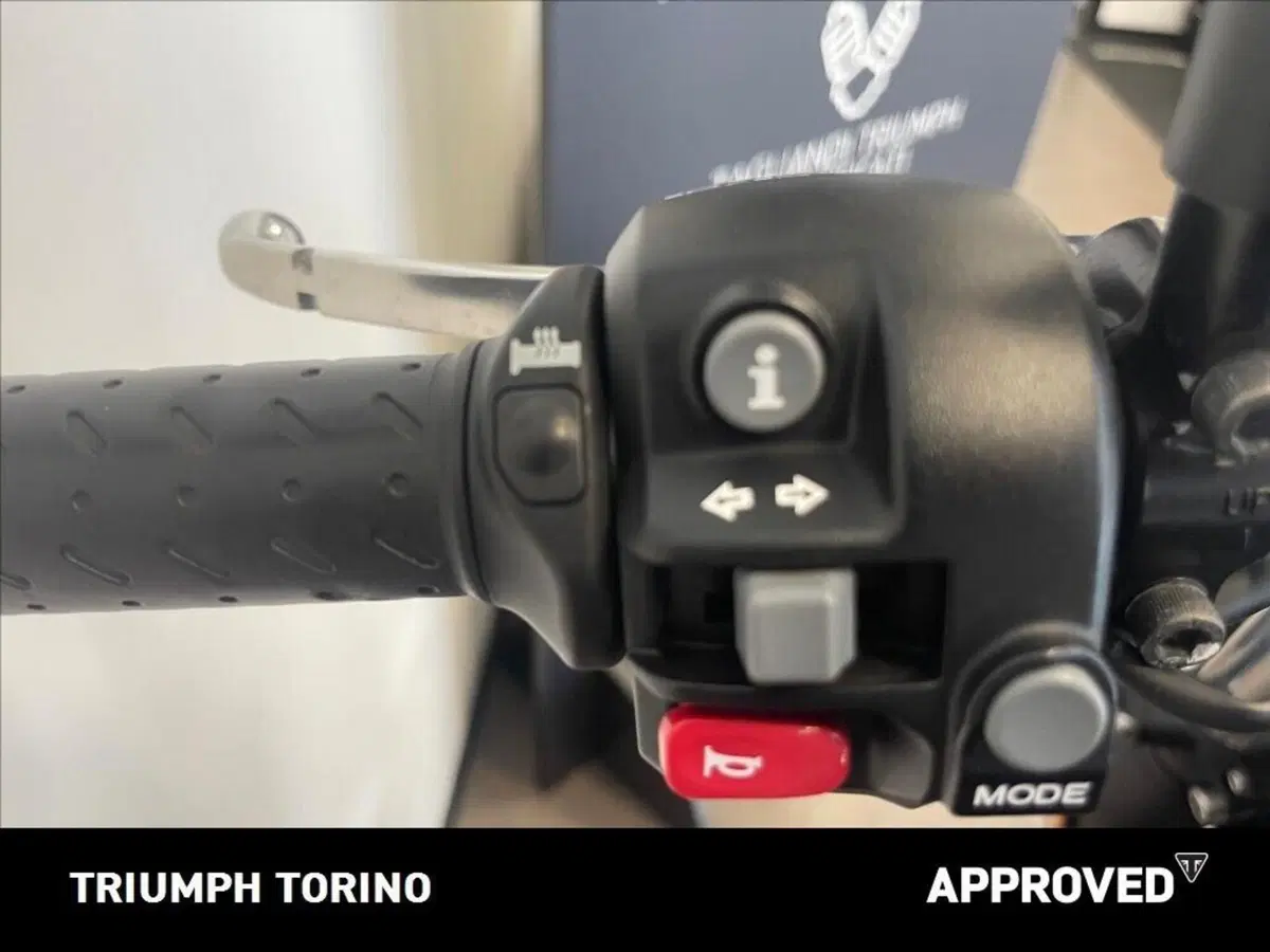 Triumph Street Scrambler 900 (2021 - 22) (2)