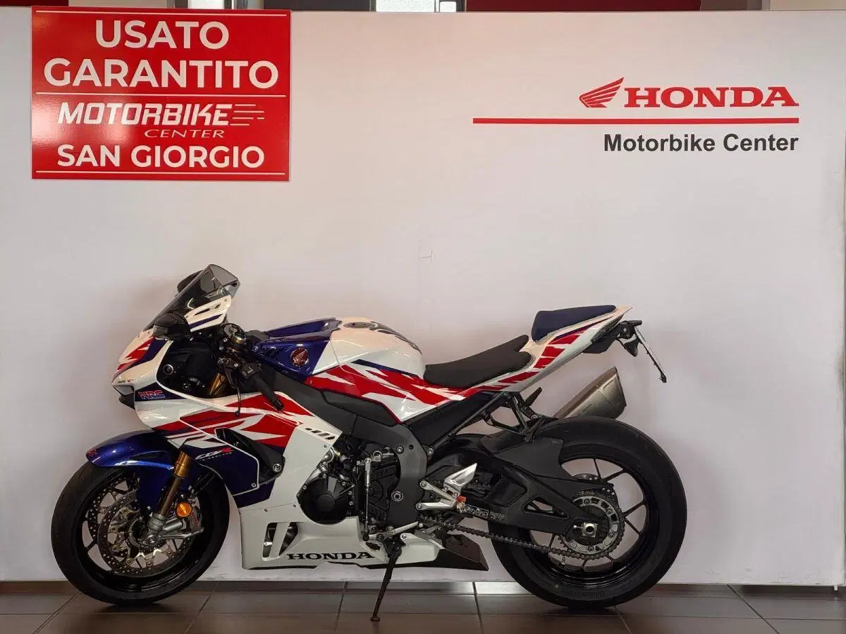 Honda CBR 1000 RR-R Fireblade SP 30th Anniversary (2022 - 23) (3)