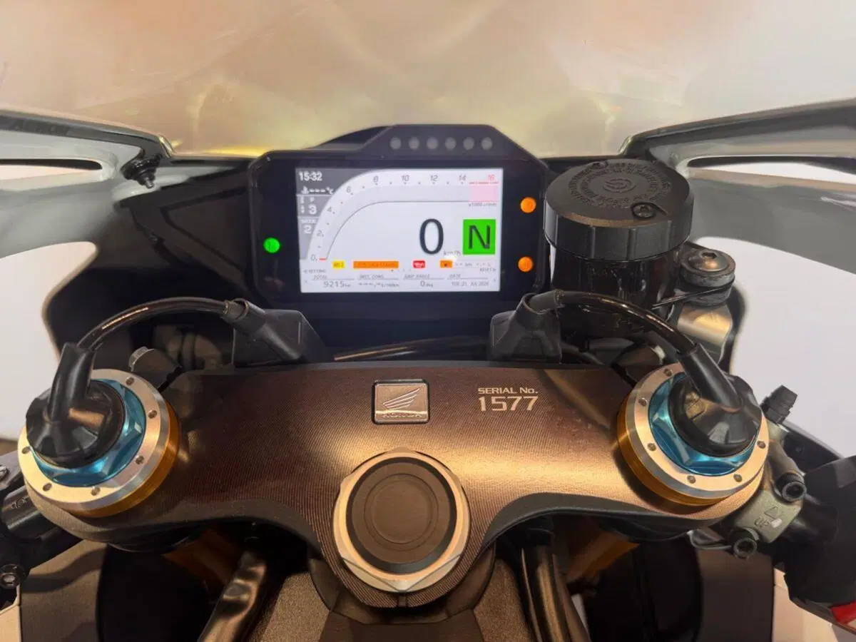 Honda CBR 1000 RR-R Fireblade SP 30th Anniversary (2022 - 23) (5)