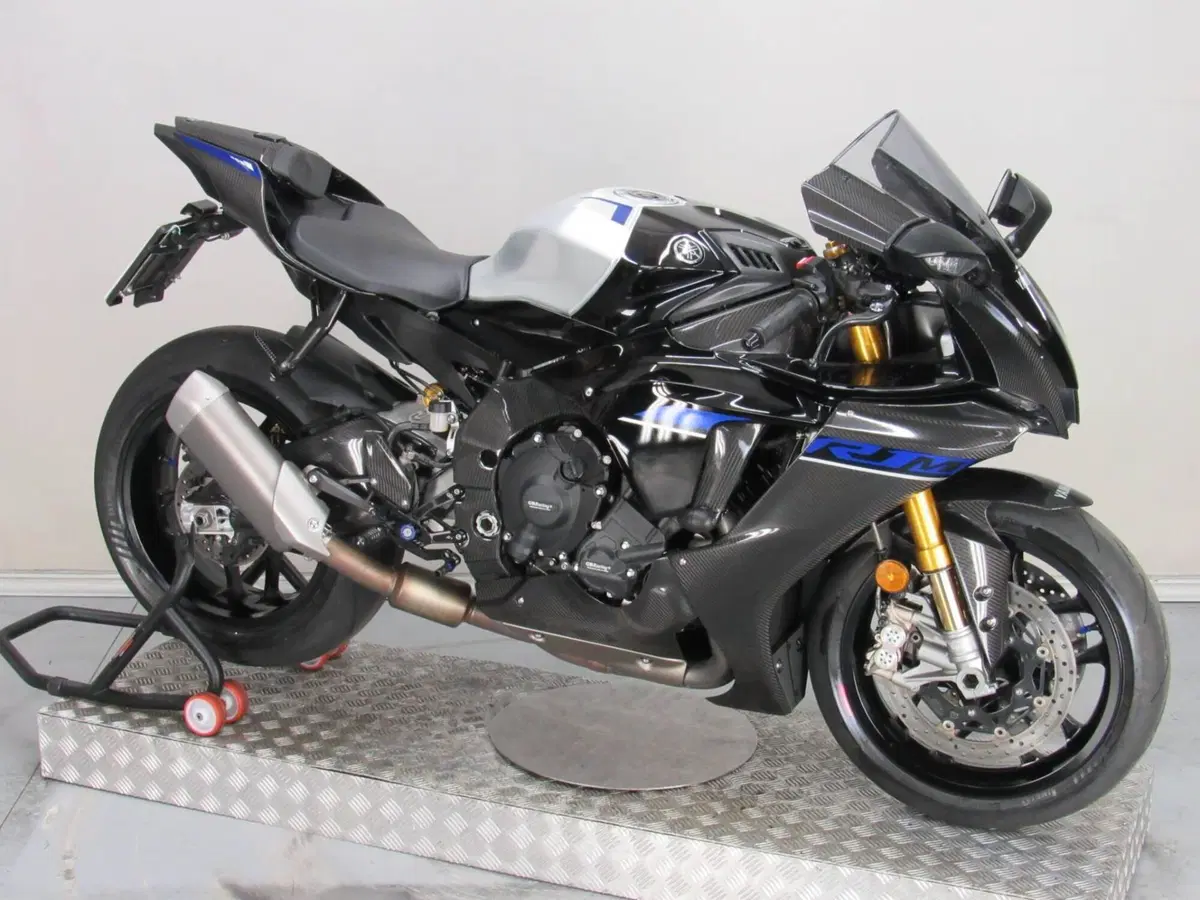 Yamaha YZF R1 (2020 - 25)