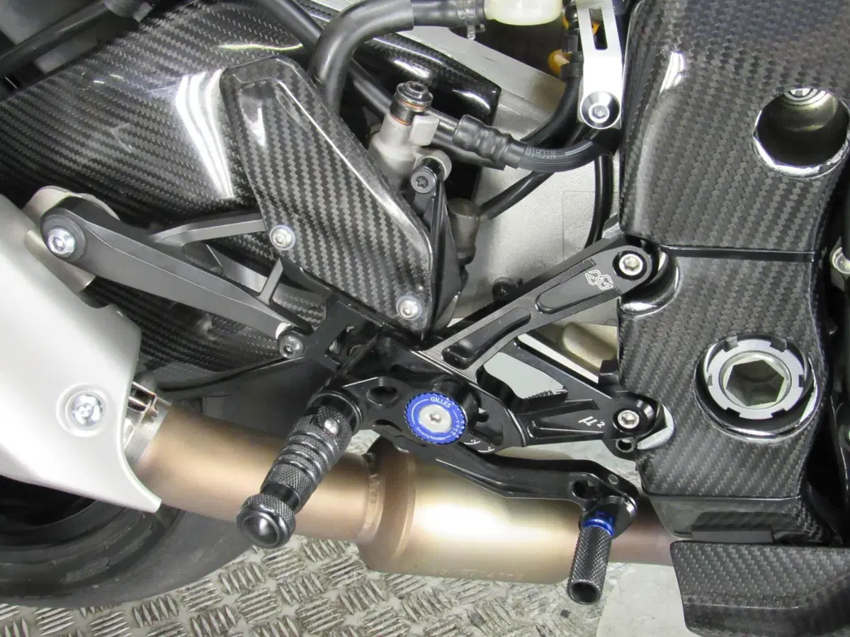 Yamaha YZF R1 (2020 - 25) (12)