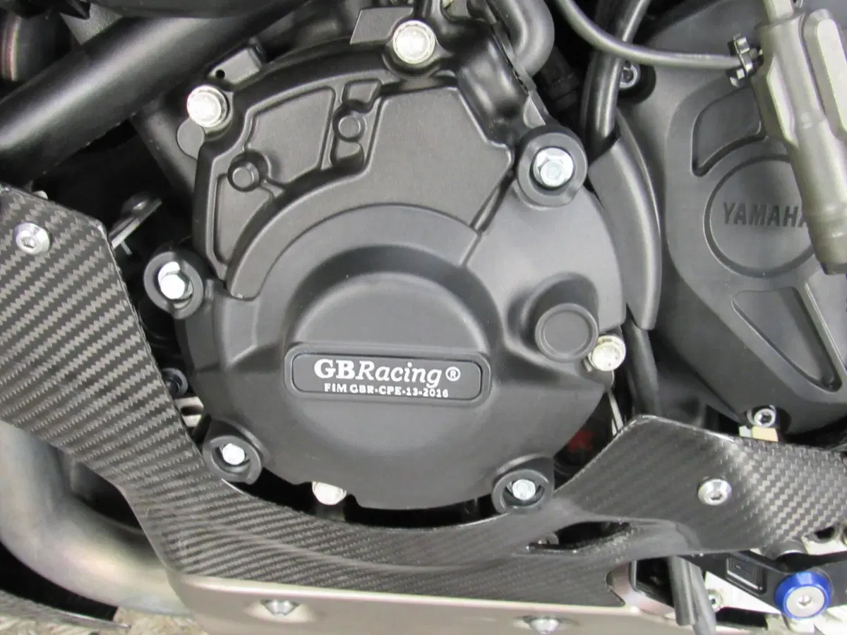 Yamaha YZF R1 (2020 - 25) (16)