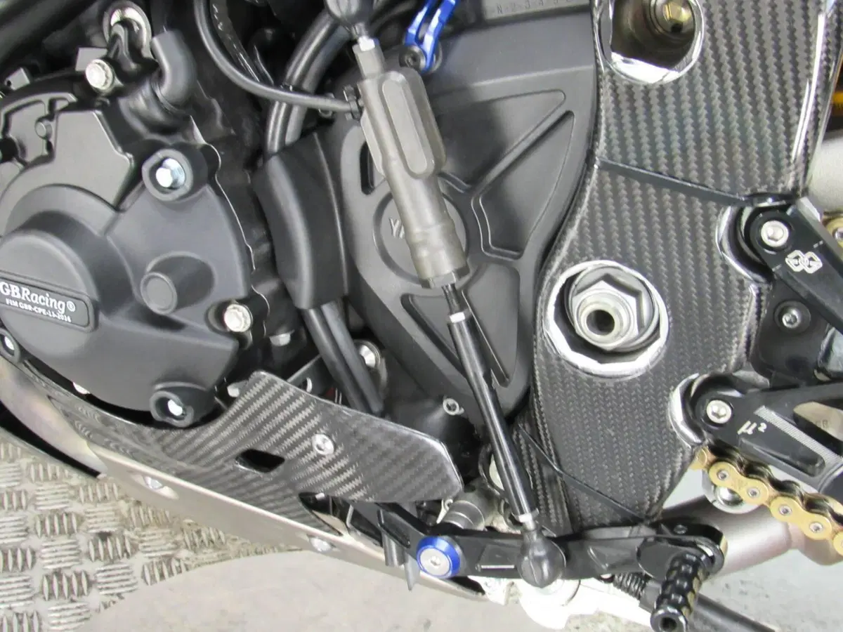 Yamaha YZF R1 (2020 - 25) (17)