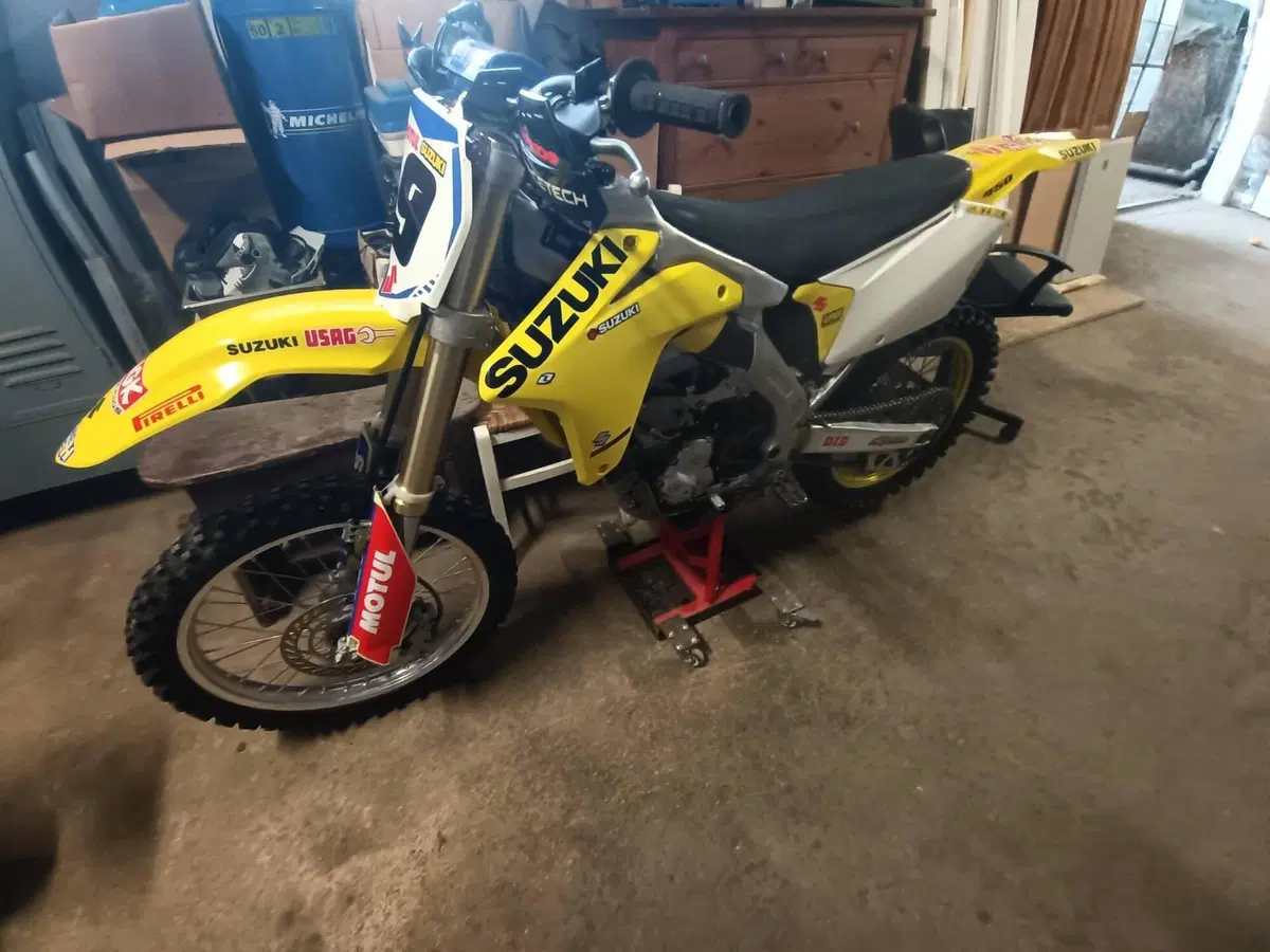 Suzuki RM 450 Z (2005 - 06) (2)