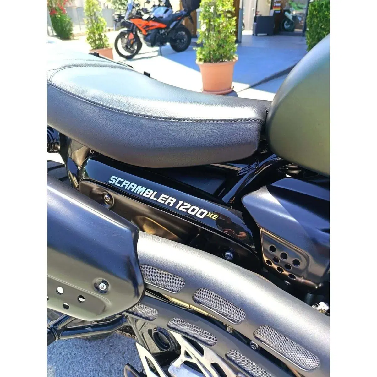 Triumph Scrambler 1200 XE (2021 - 23) (3)