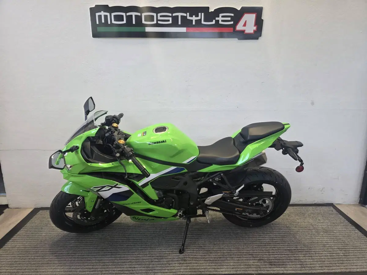 Kawasaki Ninja ZX-4RR (2024 - 26) (2)