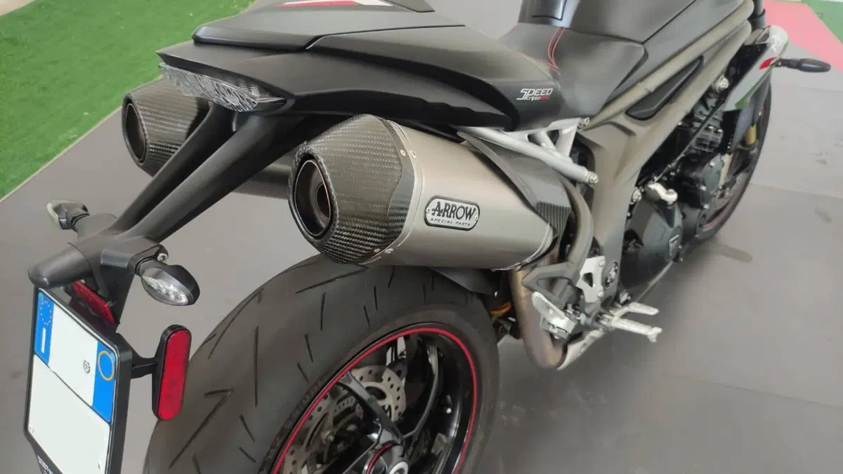 Triumph Speed Triple 1050 RS (2018 - 20) (14)