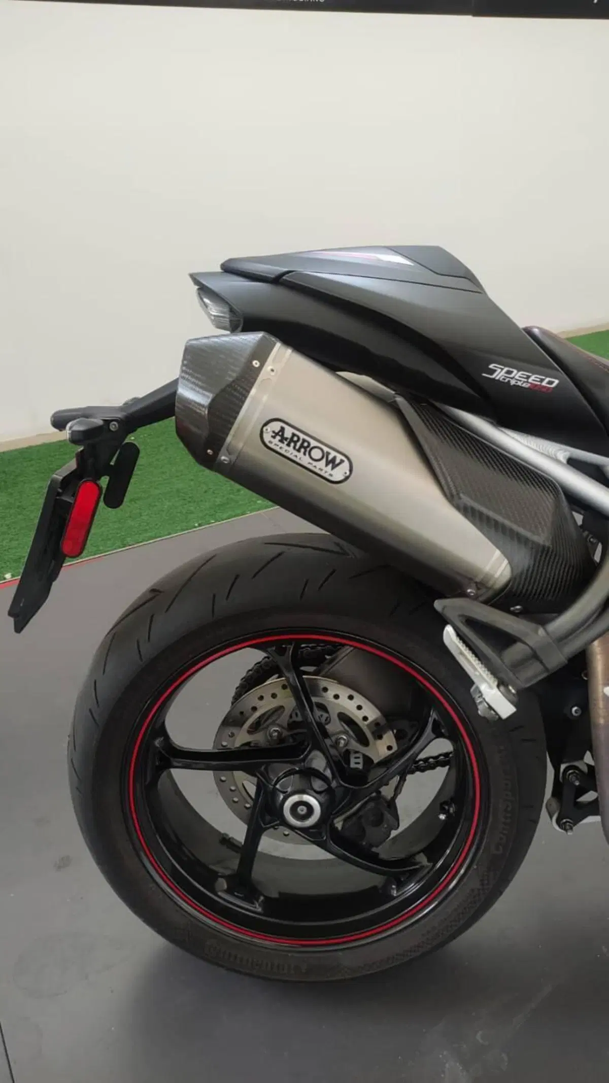 Triumph Speed Triple 1050 RS (2018 - 20) (15)