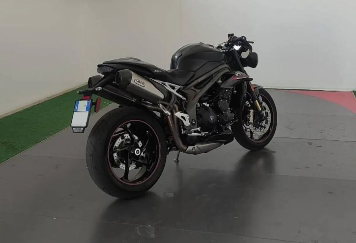 Triumph Speed Triple 1050 RS (2018 - 20) (6)