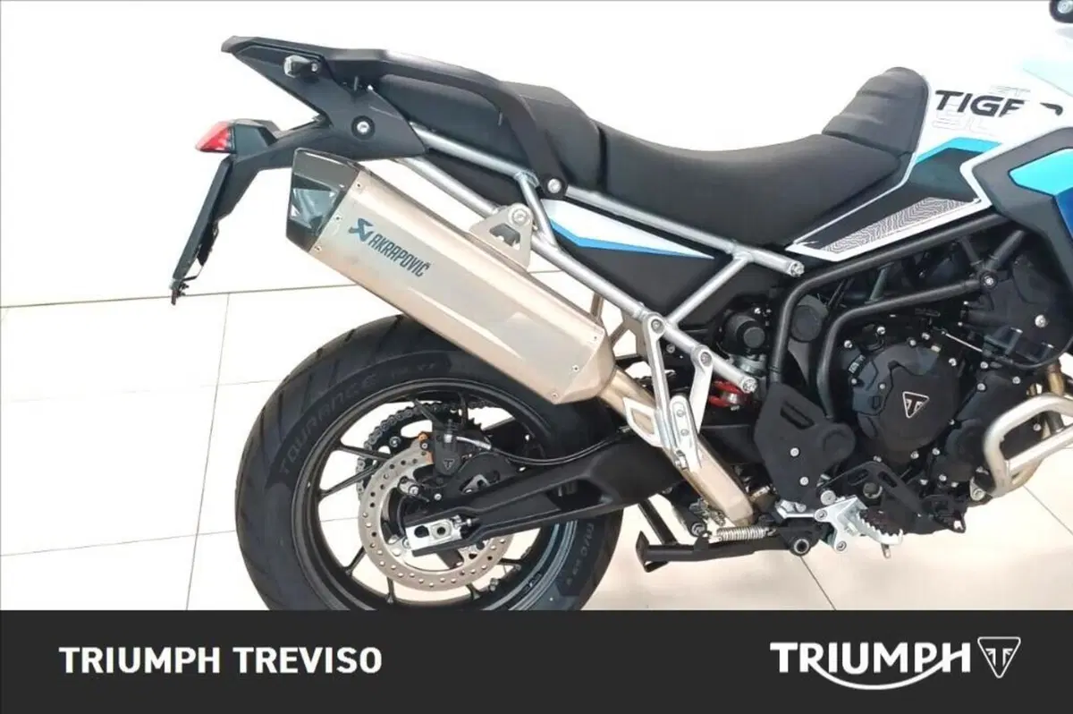 Triumph Tiger 900 Alpine Special Edition (2026) (2)