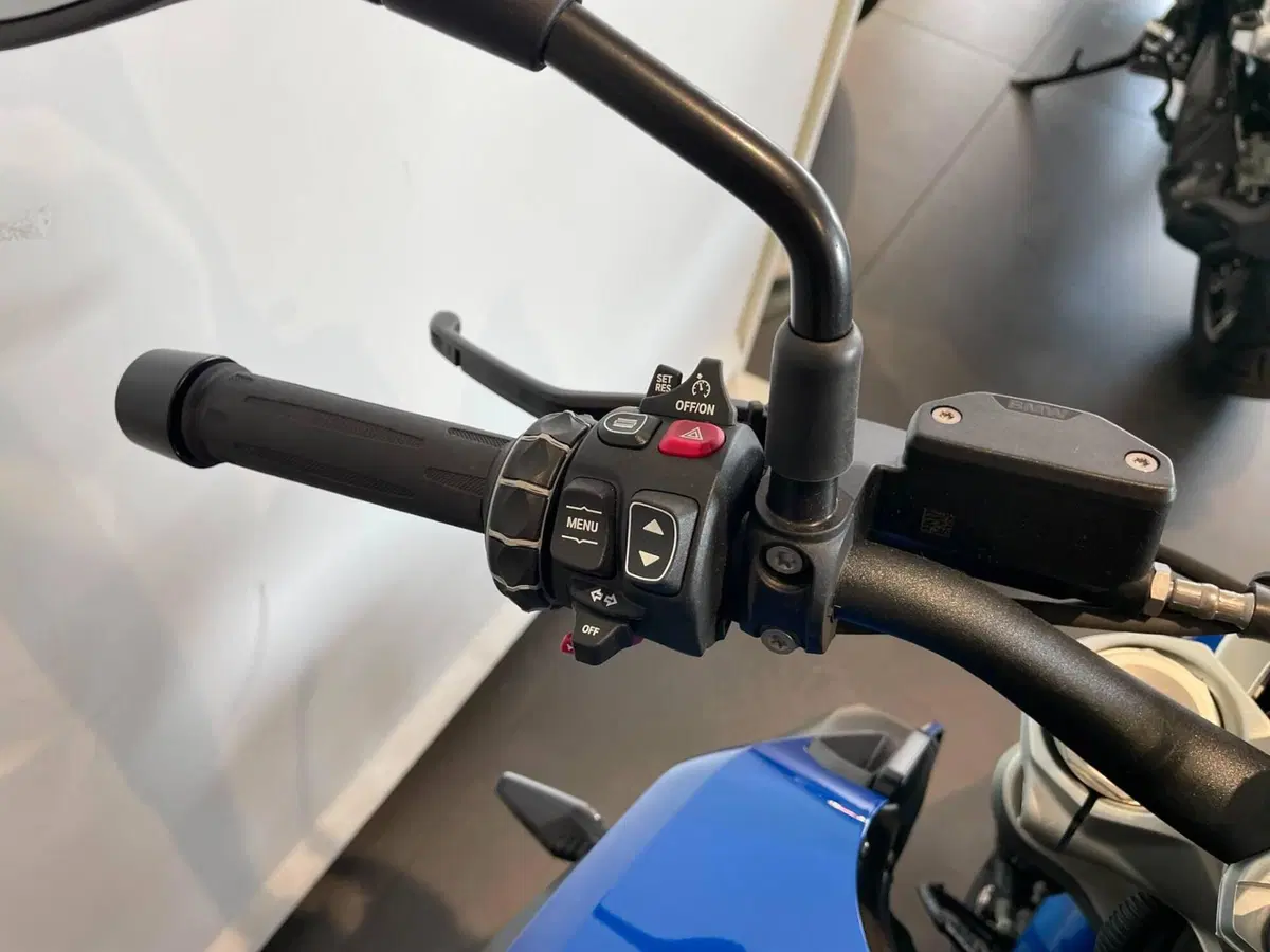 Bmw R 1300 R (2026 - 27) (5)