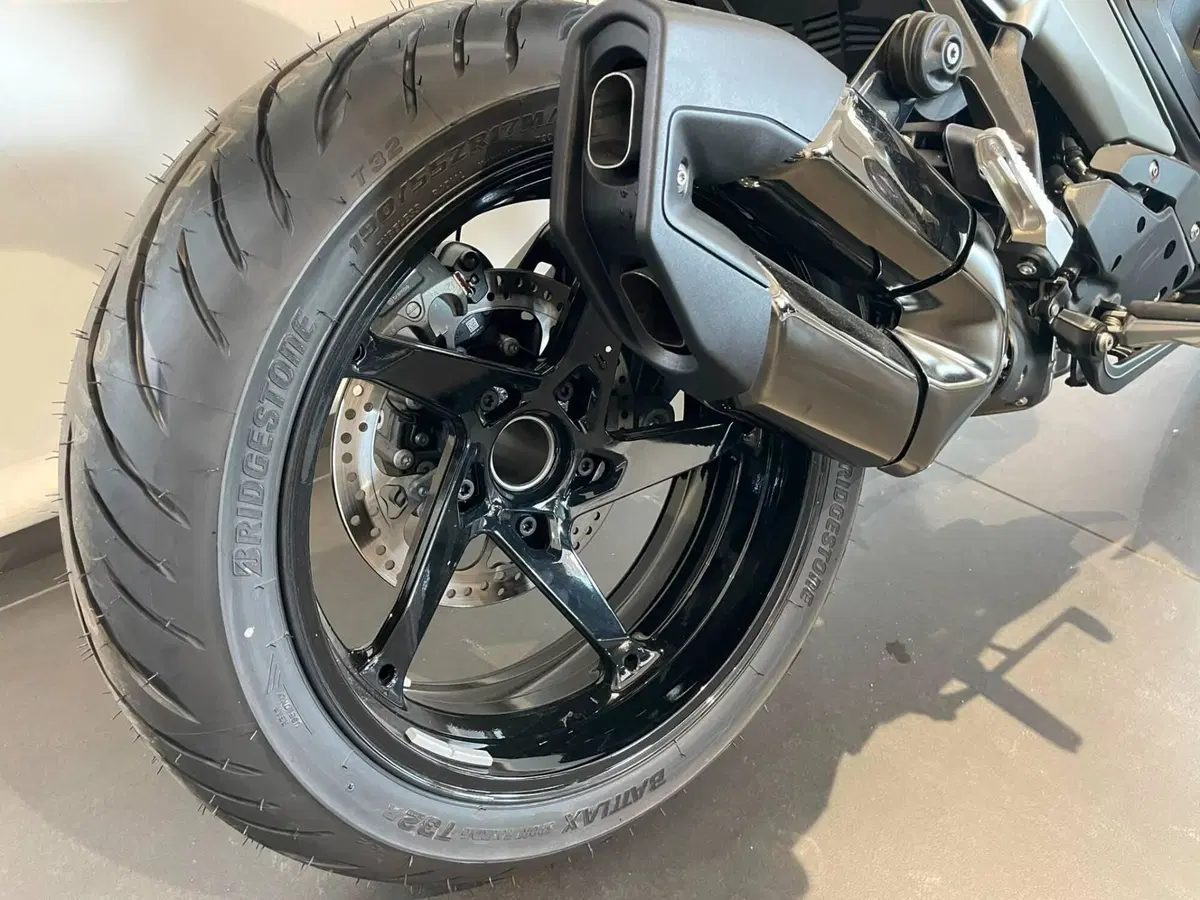 Bmw R 1300 R (2026 - 27) (6)