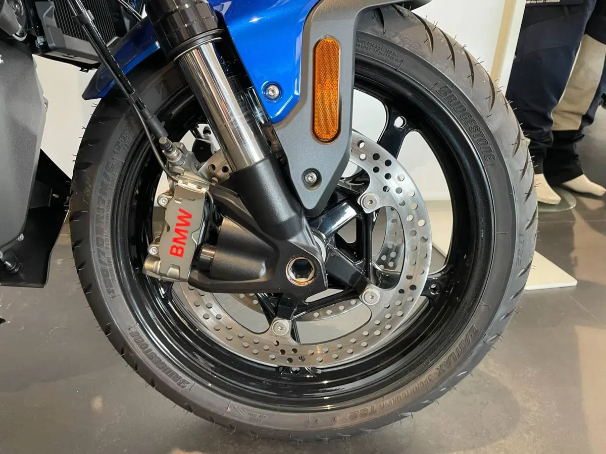 Bmw R 1300 R (2026 - 27) (7)