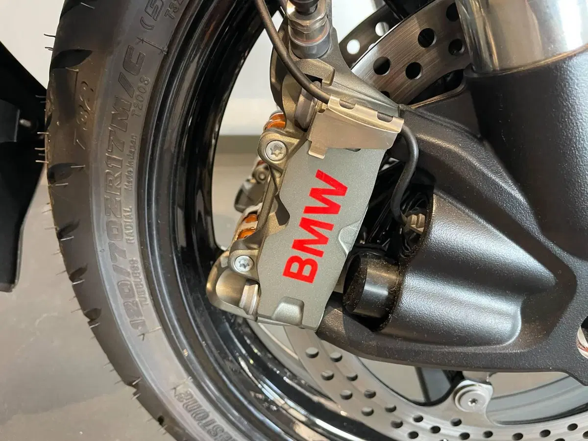 Bmw R 1300 R (2026 - 27) (8)