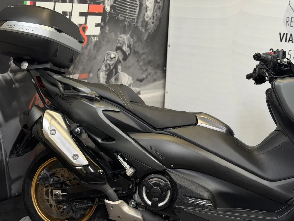 Yamaha T-Max 560 Tech Max (2021) (3)